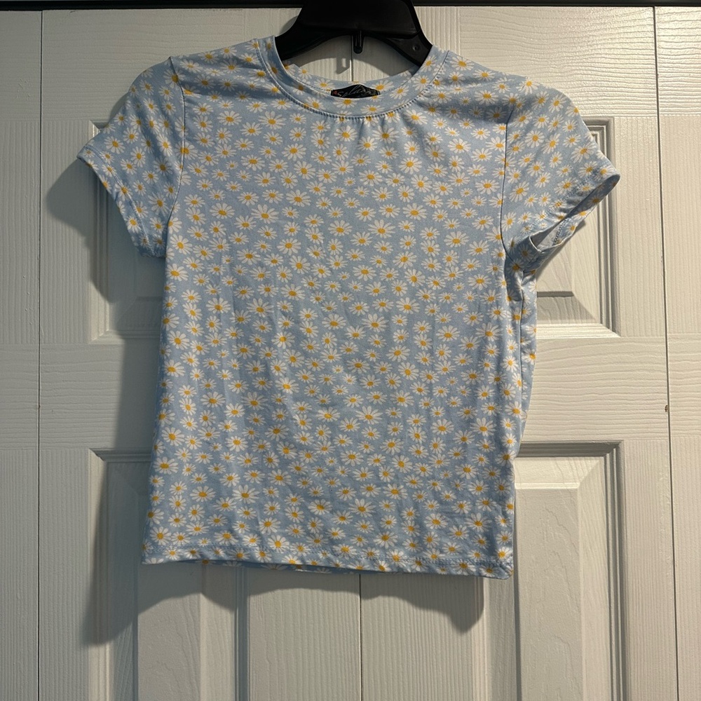 Splash blue daisy shirt